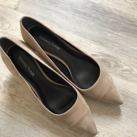 David Pliner Beige Leather/Suede Low Pump Heel Size 9 1/2 Gorgeous - Picture 3 of 8